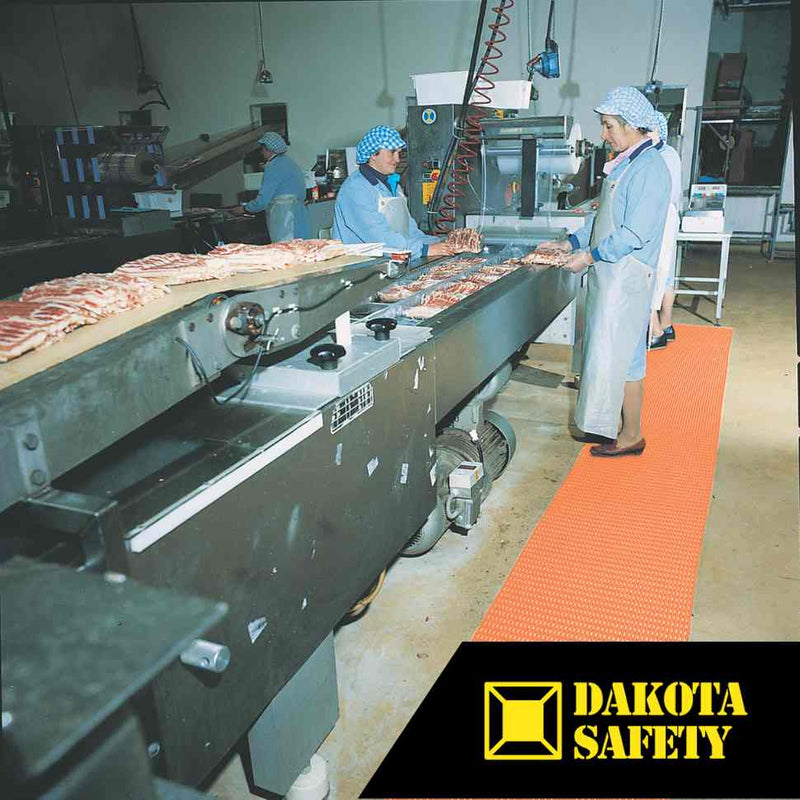 Herongripa animal fat resistant matting in meat processing facility, ensuring safe and hygienic conditions