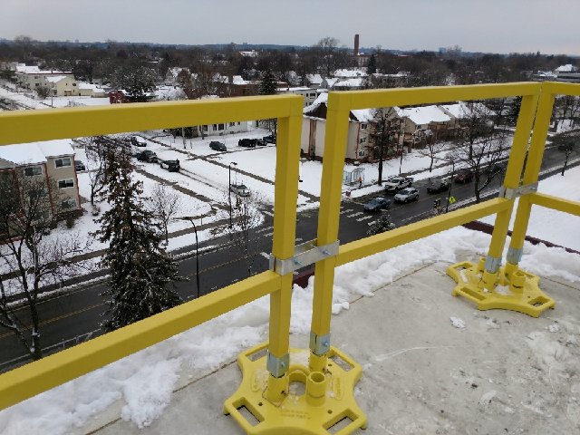 SafetyRail2000 FG | OHSA Compliant Telecommunications Roof Guardrails ...